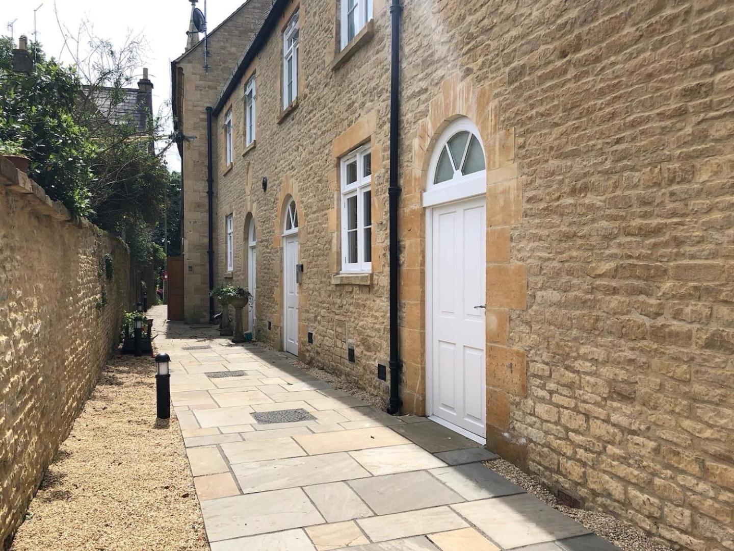 Cotswold Chapel, Sleeps Up To 5 In Kingsize Beds Apartment Chipping Norton Exterior photo